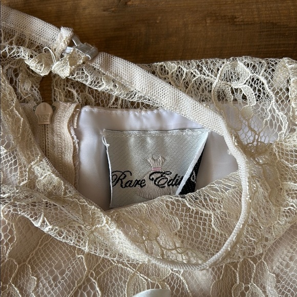 Elegant Cream Lace Kids Formal Dress - Picture 4 of 5